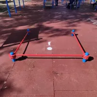 Площадка для подъема гири и выполнения спортивного норматива "Рывок гири"