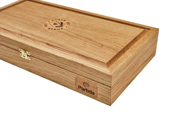 Дубовый кейс на 300 фишек