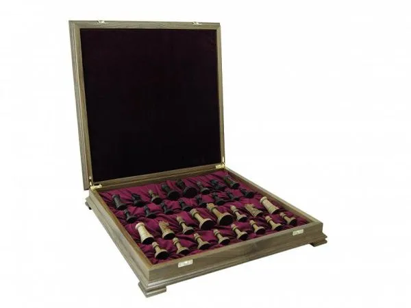 Шахматы "Стаунтон", орех