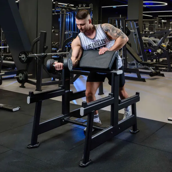 E7044 Скамья для бицепса. Скамья Скотта