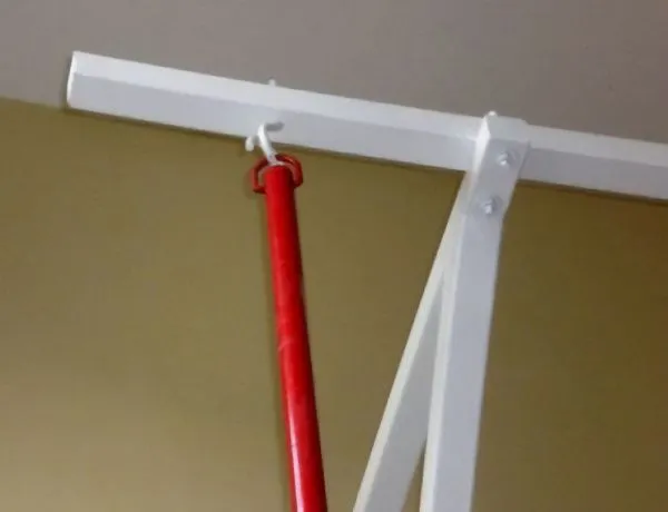 Шест металлический для лазания