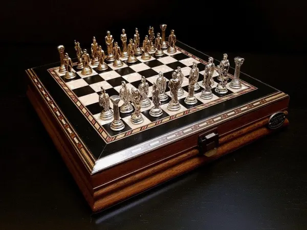 Шахматы "Илиада мини" венге антик