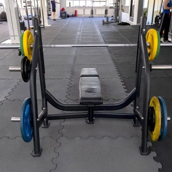 Скамья для жима Realleader FW-1001 (черная рама, бордовая обивка)