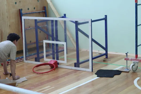 Щит баскетбольный 1800х1050 мм профессиональный из оргстекла (для ферм и стоек)