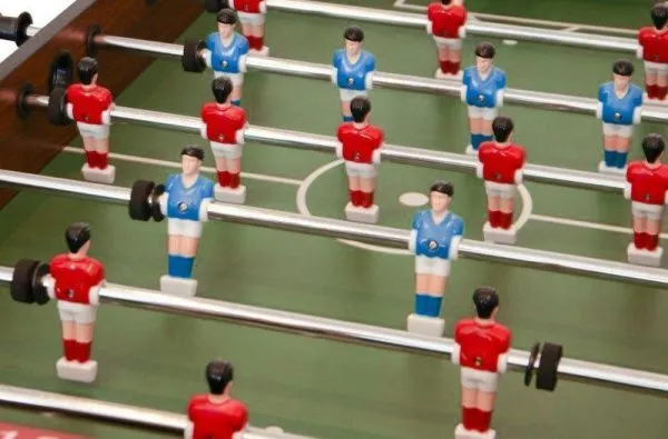 Настольный футбол кикер Maccabi Mini махагон складной