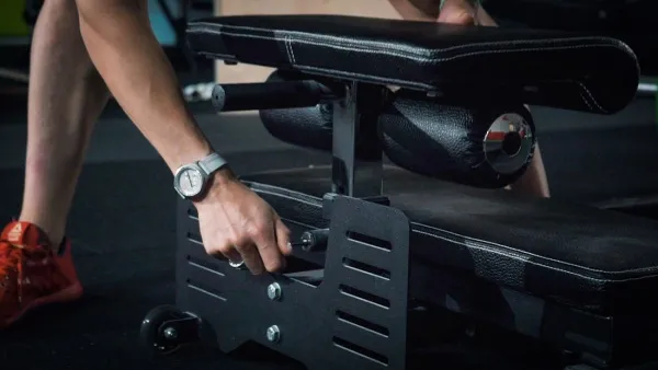 Скамья YOUSTEEL HIP GLUTE для мышц бедра/ягодичных