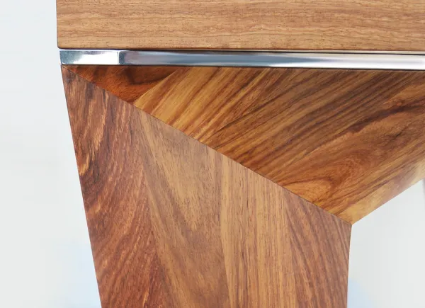 Стол гостевой