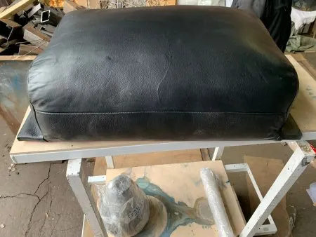 Боксерская груша (подушка) настенная из кожи