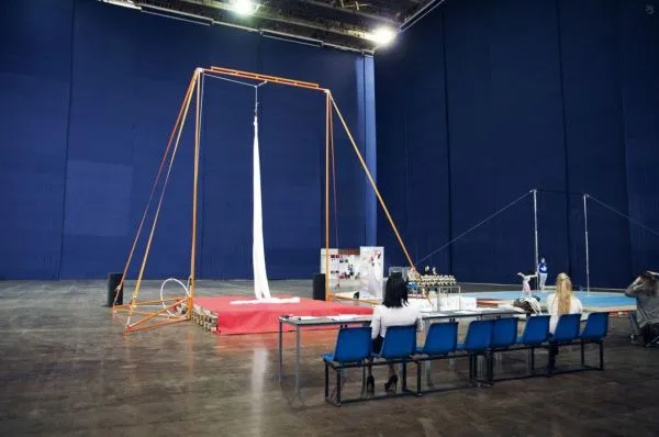 Мобильная гимнастическая стойка