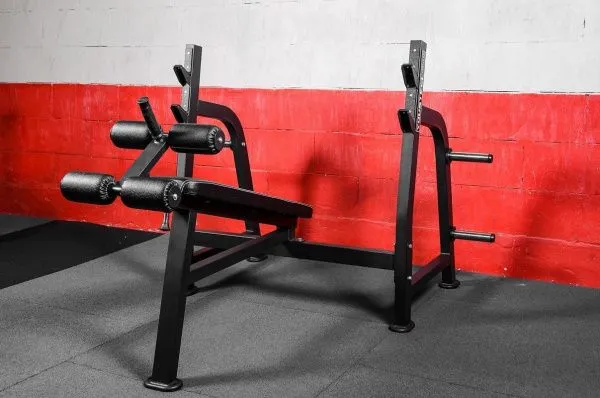 Олимпийская скамья для жима с отрицательным углом