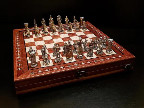 Шахматы "Эпоха империй" роза антик