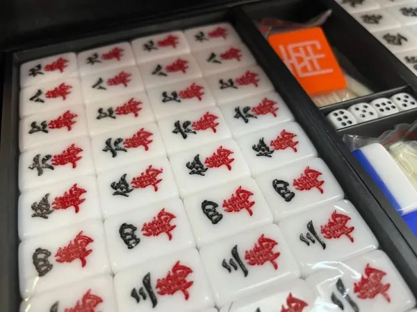 Маджонг в кожаном кейсе (синие фишки)