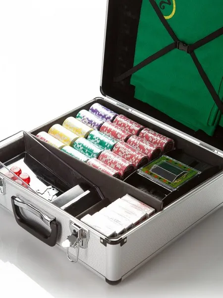 Набор для игры в покер и блэк-джек Nuts на 600 фишек