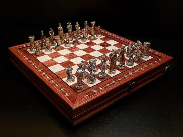 Шахматы "Эпоха империй" роза антик