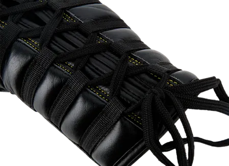 Премиальные тренировочные перчатки UFC на шнуровке