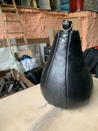 Боксёрская груша профессиональная из кожи