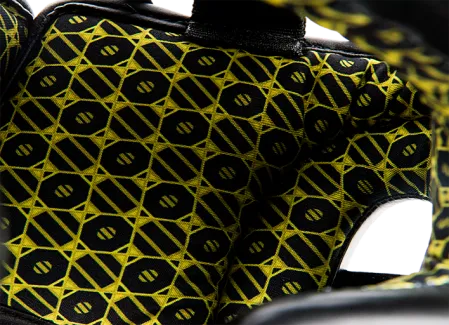 Шлем с защитой щек на шнуровке UFC