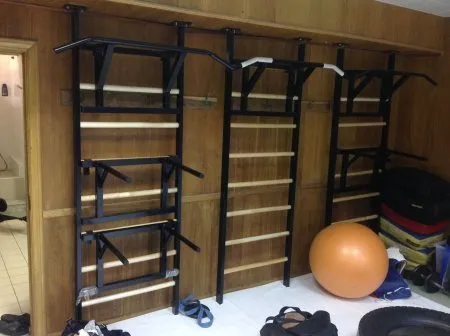 Шведская гимнастическая стенка враспор