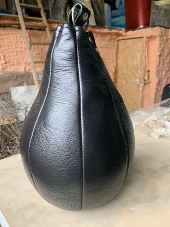 Боксёрская груша профессиональная из кожи