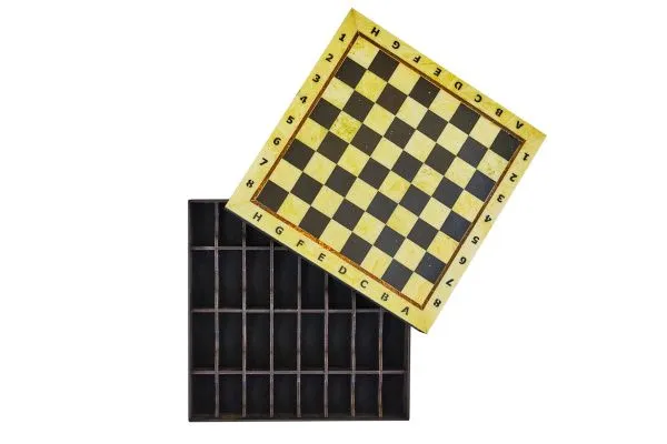 Шахматный ларец из янтаря с доской малый 25*25