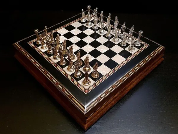 Шахматы "Илиада мини" венге антик