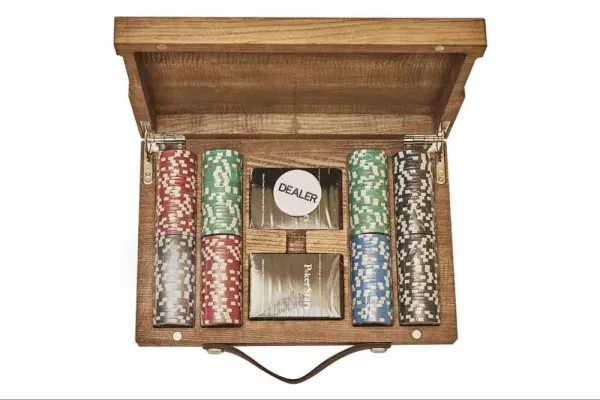 Набор для покера Ultimate на 200 фишек в кейсе из ясеня, Partida