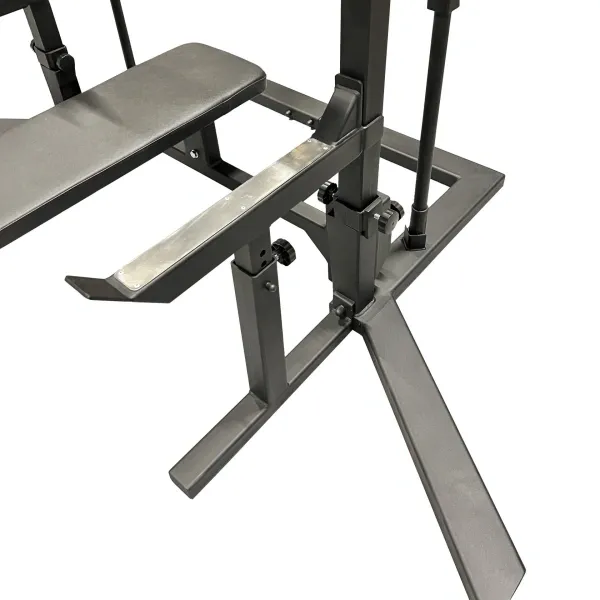 Соревновательная домкратная стойка для пауэрлифтинга со скамьей и страховочными упорами