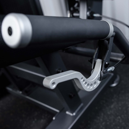 U3002D-JZ Разгибание ног сидя. Стек 135 кг