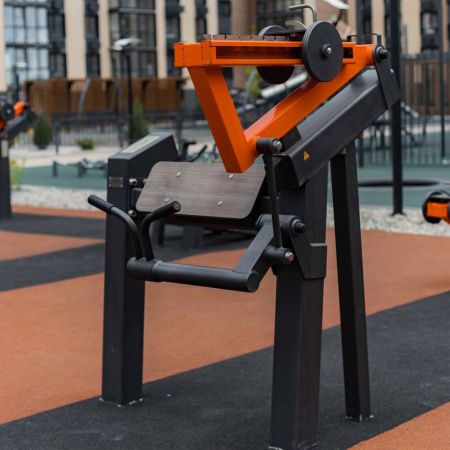 P-1811 Уличный тренажер Бицепс-машина с переменной нагрузкой ZAVODSPORTA