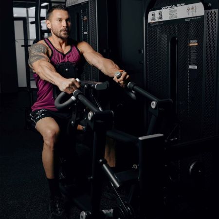 E7034JZ Гребная тяга с упором на грудь. Стек 135 кг