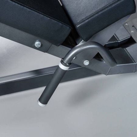 D950 Жим ногами