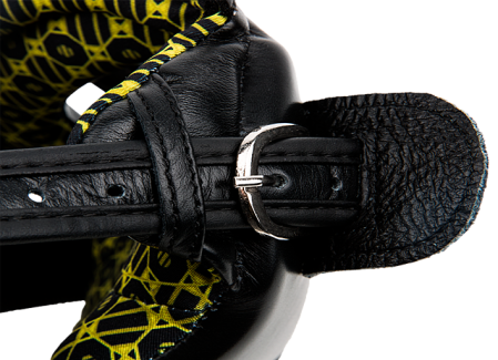 Шлем с защитой щек на шнуровке UFC