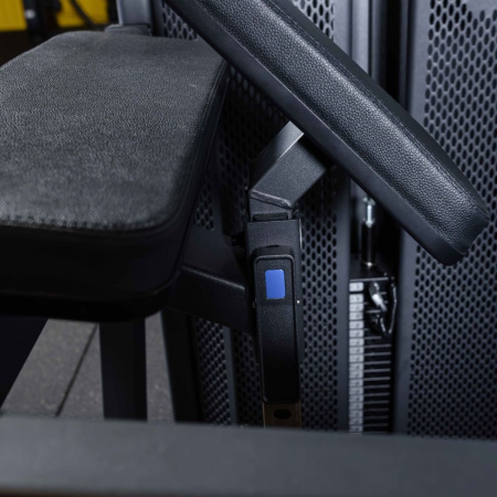 U3024D Глют-машина. Ягодичные. Стек 49 кг