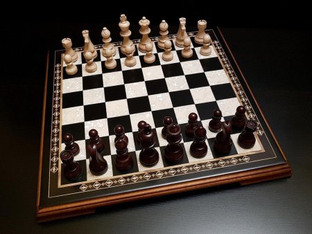 Шахматы "Поединок" венге нескладные с деревянными фигурами