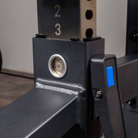 U3026C Трицепс-машина. Имитация отжиманий. Стек 109 кг