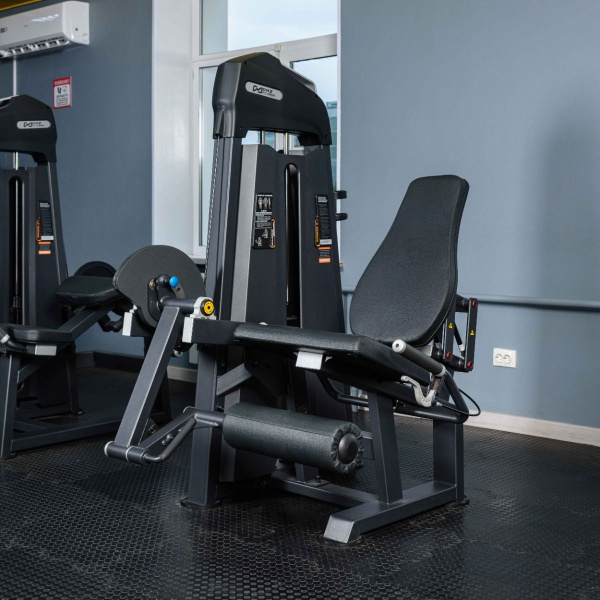 U3002C-JZ Разгибание ног сидя. Стек 135 кг