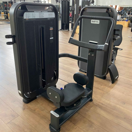 E7018 Вращение торса. Стек 65 кг