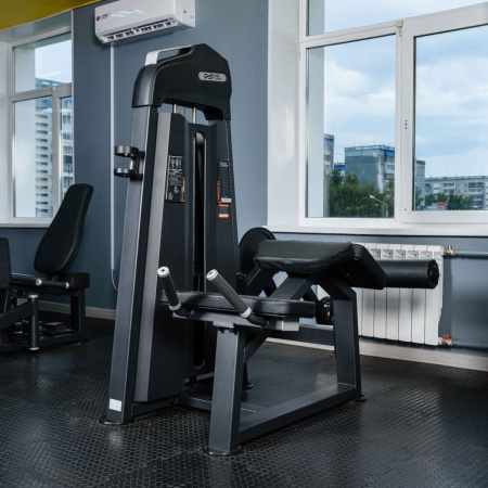 U3001C Сгибание ног лежа. Стек 94 кг