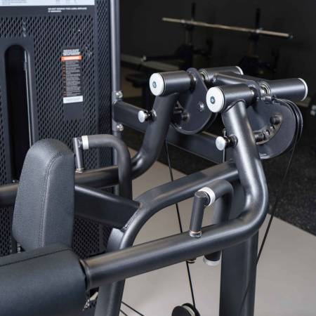 E7005 Дельт-машина. Стек 110 кг