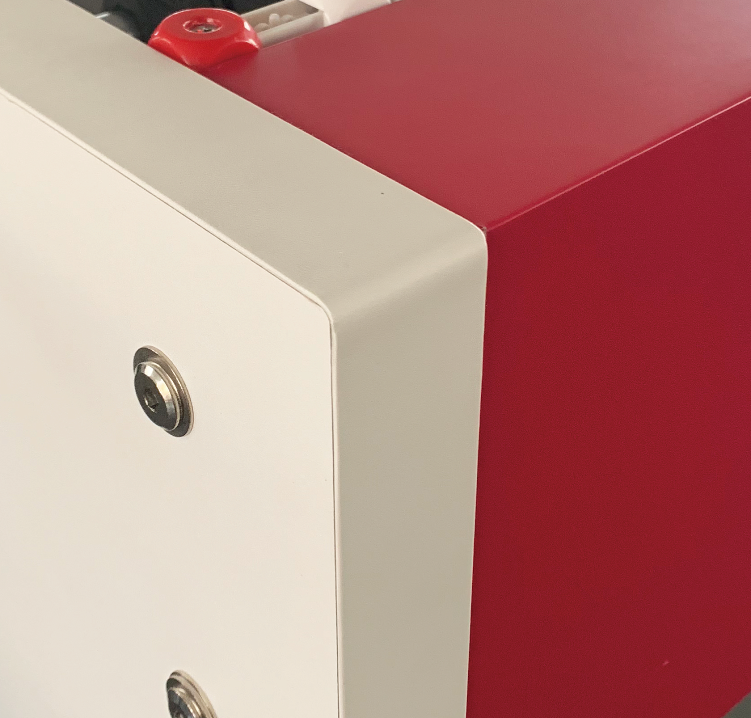 Игровой стол - футбол "NineStar Iron Pro ITSF Red"(144х75,5х90)