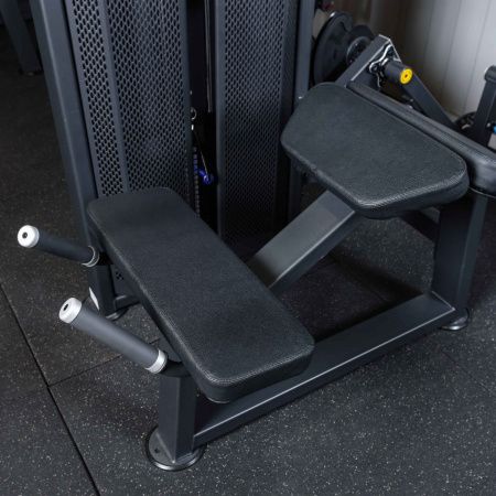 U3001D Сгибание ног лежа. Стек 94 кг