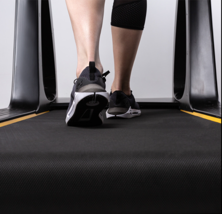 Коммерческая беговая дорожка Oxide Fitness T3S