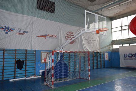 Мобильная баскетбольная стойка игровая с щитом 180х105 см