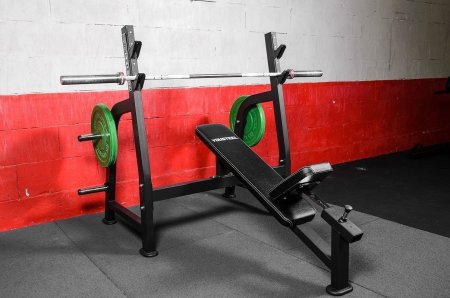 Олимпийская наклонная скамья для жима