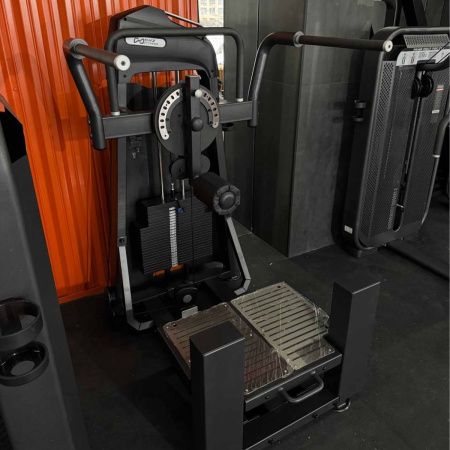 U3011C Отведение/приведение ног стоя. Махи ногами. Стек 94 кг