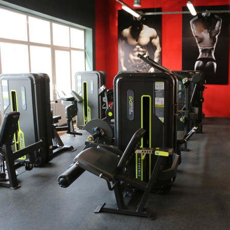 U3002A Разгибание ног сидя. Стек 109 кг