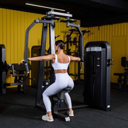 U3007D Баттерфляй - задние дельты. Стек 109 кг