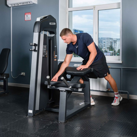 U3001C Сгибание ног лежа. Стек 94 кг