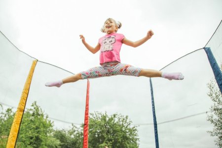 Батут Sundays Acrobat-D465 (с сеткой, разноцветный)