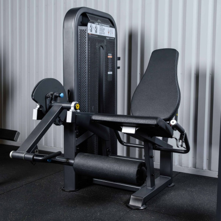 U3002D-JZ Разгибание ног сидя. Стек 135 кг